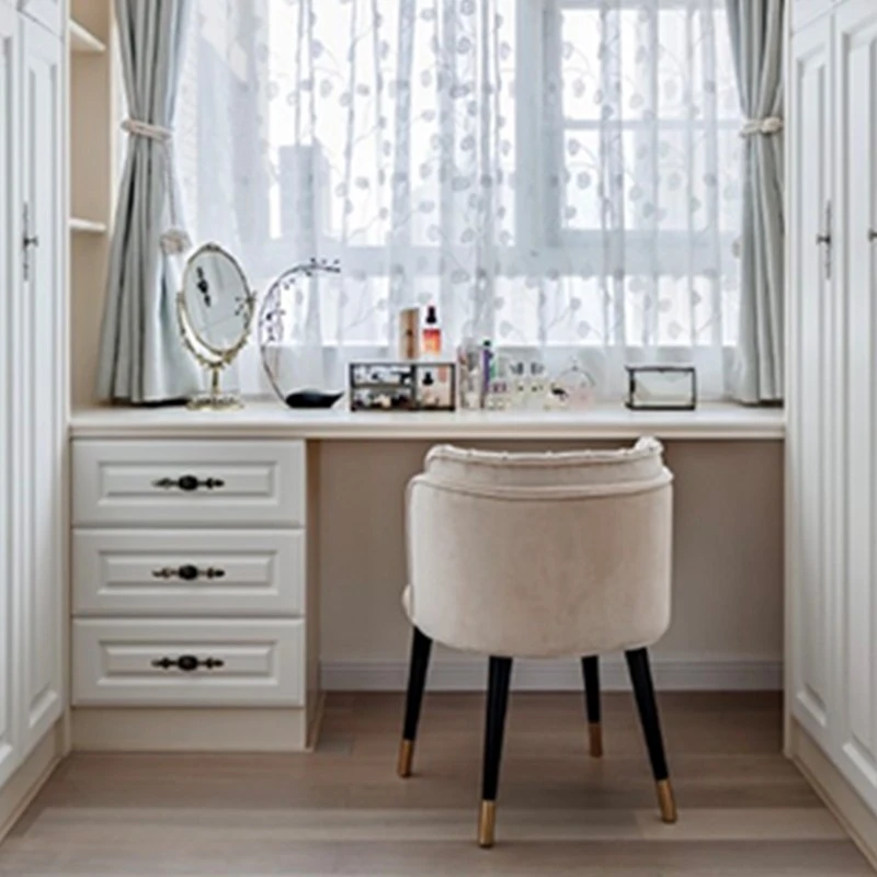 American classic walk-in closet (3)
