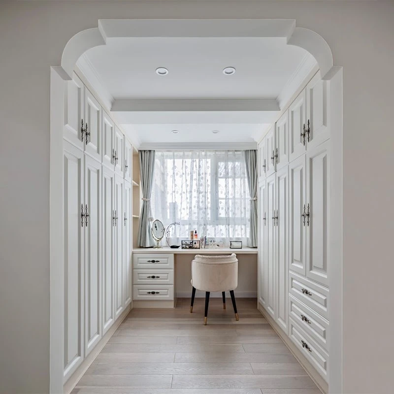 American Classic Walk-in Closet