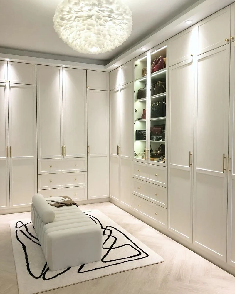 white corridor walk-in closet layout design001 white corridor walk-in closet layout design001