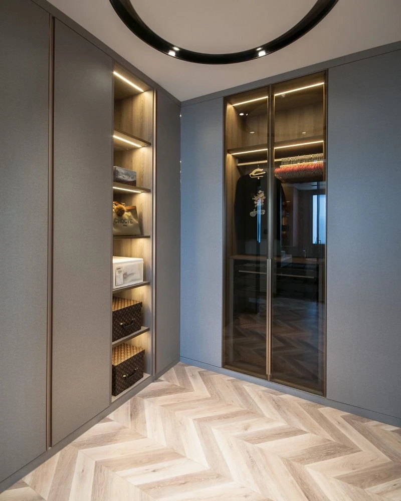 gray minimalist wardrobe001 gray minimalist wardrobe001
