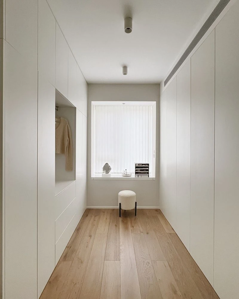 white minimalist warm white full-height wardrobe door001 white minimalist warm white full-height wardrobe door001