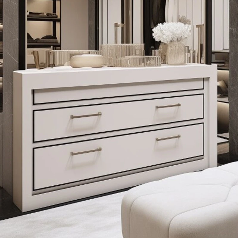 White European-style walk-in closet (2)